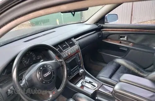 AUDI A8 