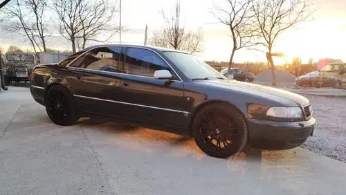 AUDI A8 