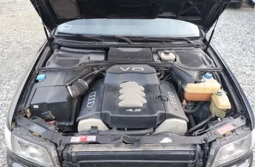 AUDI A8 