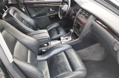 AUDI A8 