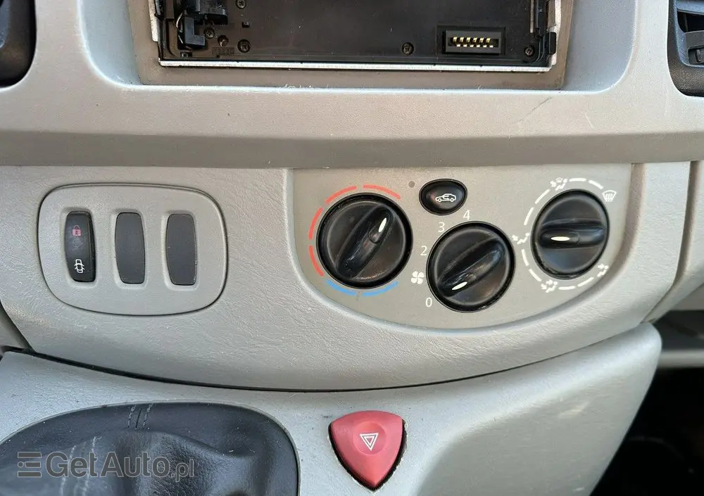 OPEL Vivaro 