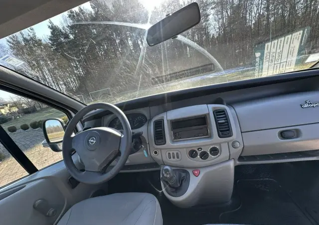 OPEL Vivaro 