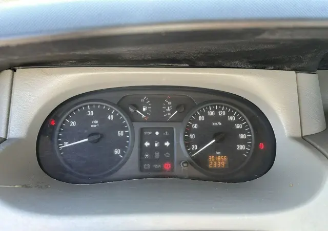 OPEL Vivaro 