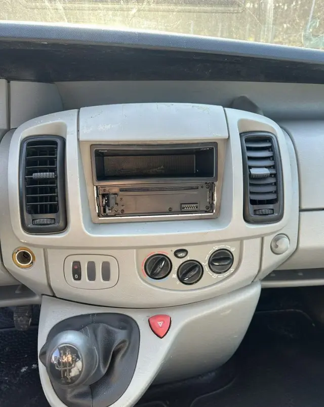 OPEL Vivaro 