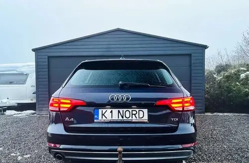 AUDI A4 