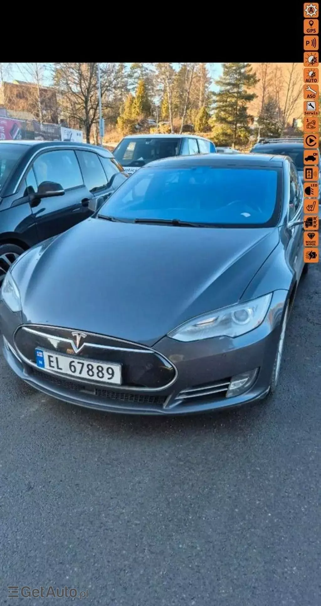 TESLA Model S 