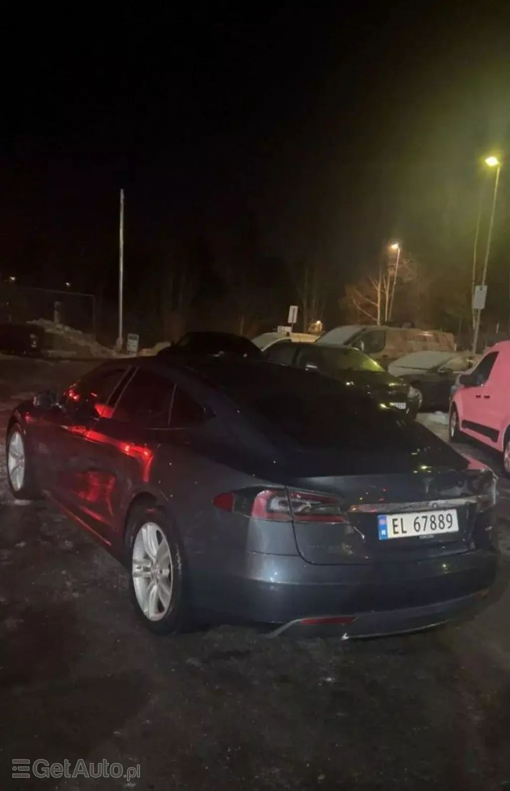 TESLA Model S 