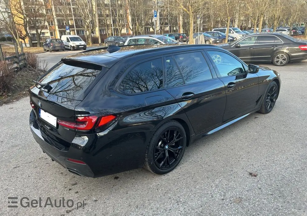 BMW Seria 5 520d xDrive M Sport sport
