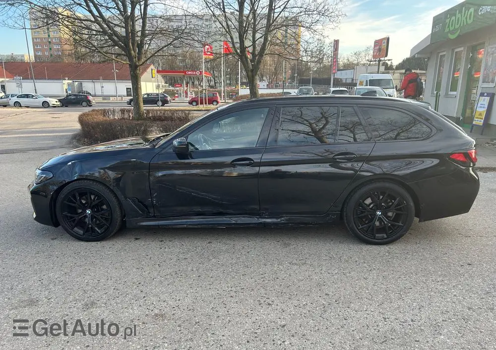 BMW Seria 5 520d xDrive M Sport sport