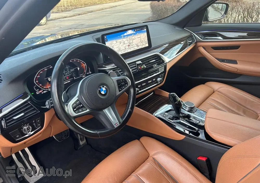 BMW Seria 5 520d xDrive M Sport sport