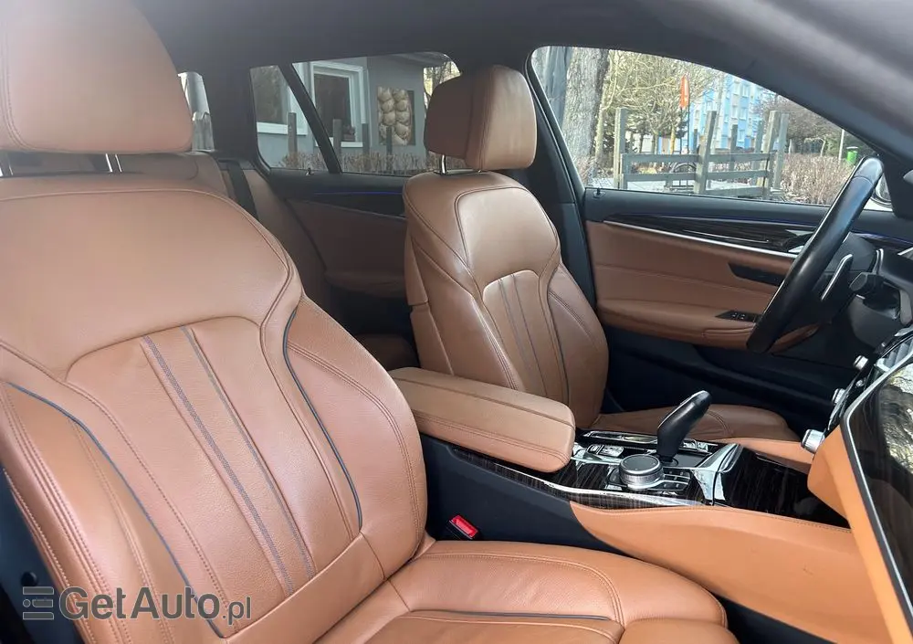 BMW Seria 5 520d xDrive M Sport sport