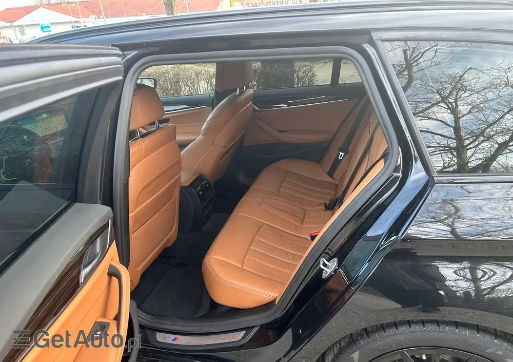 BMW Seria 5 520d xDrive M Sport sport