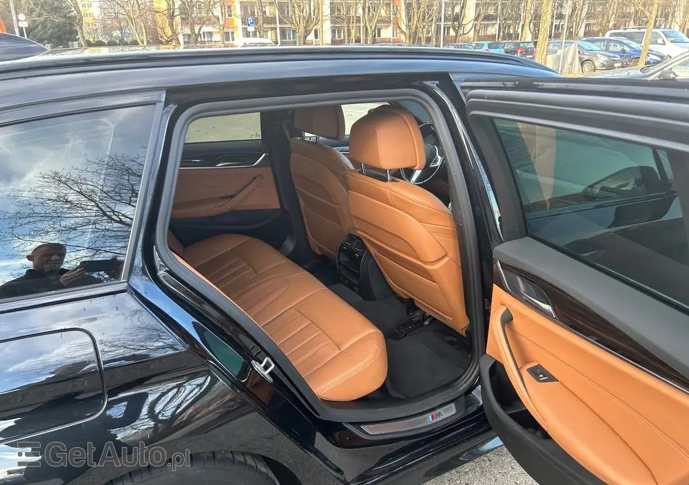 BMW Seria 5 520d xDrive M Sport sport