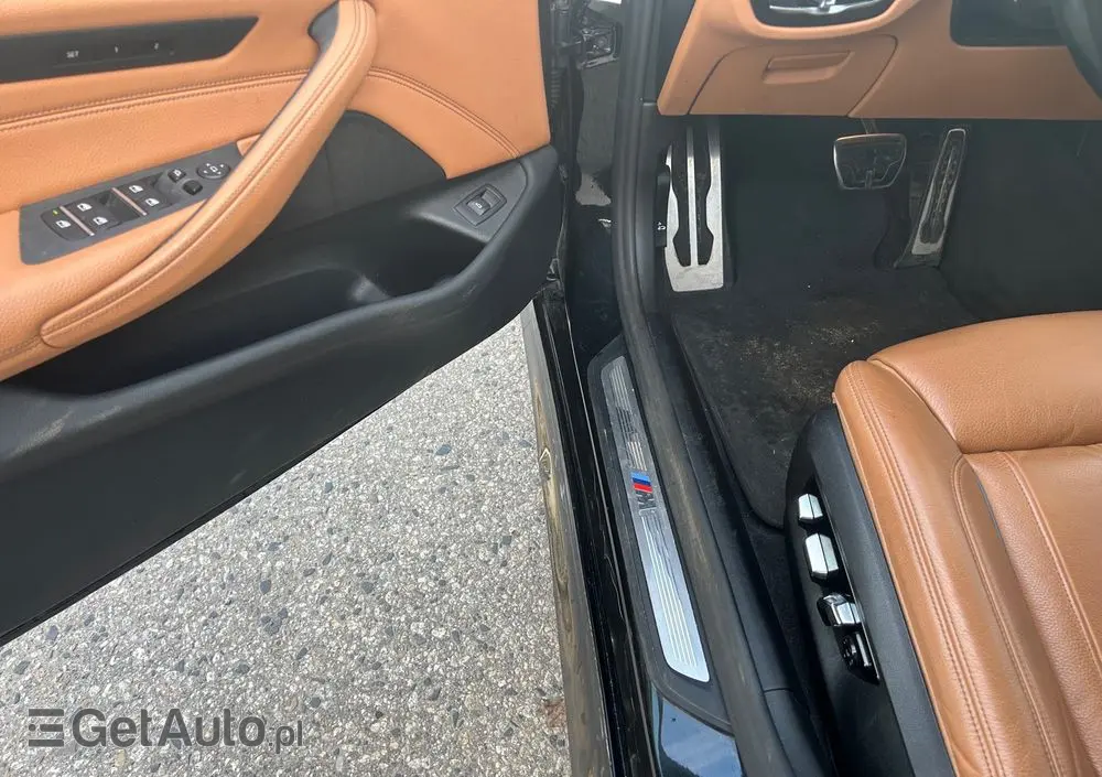 BMW Seria 5 520d xDrive M Sport sport