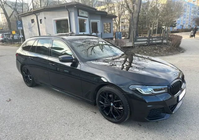 BMW Seria 5 520d xDrive M Sport sport