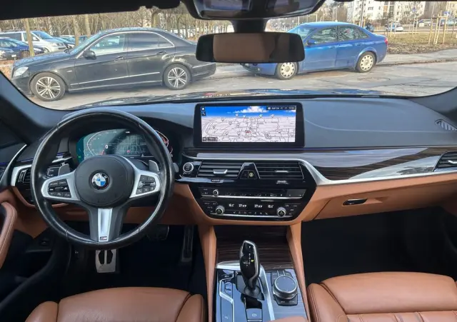 BMW Seria 5 520d xDrive M Sport sport