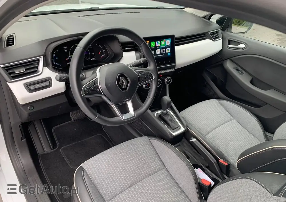 RENAULT Clio 1.6 E-TECH Techno