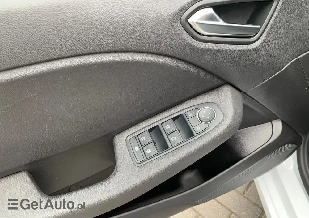 RENAULT Clio 1.6 E-TECH Techno