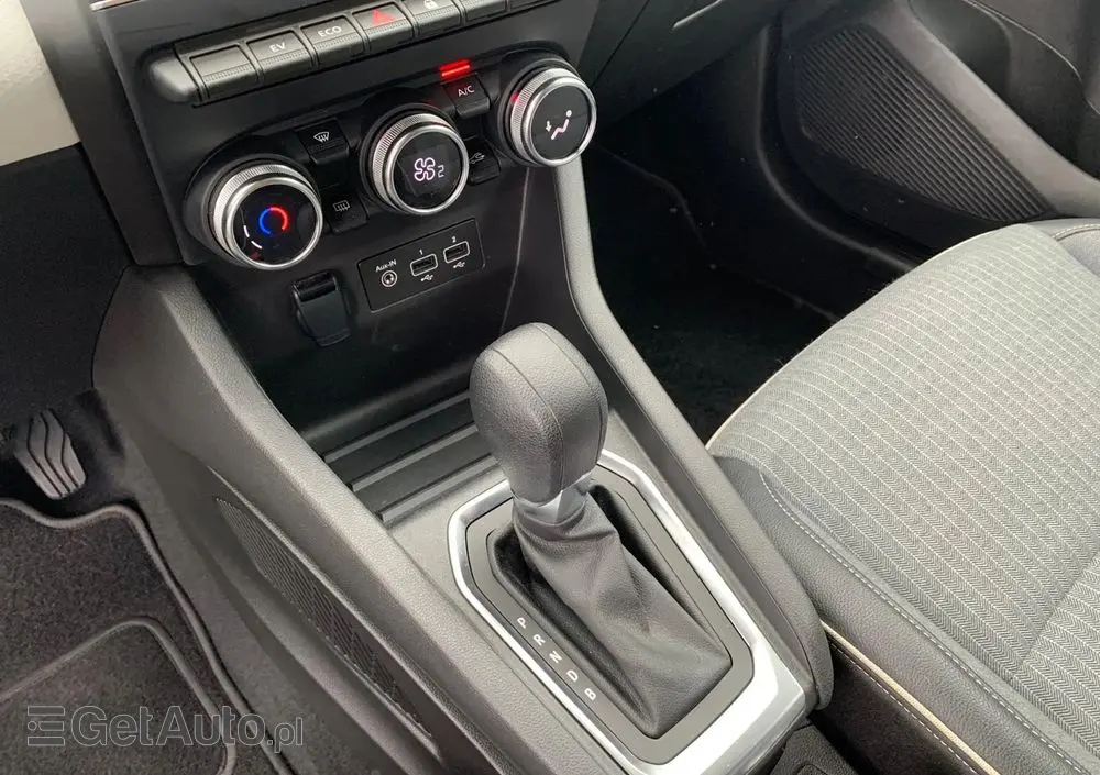 RENAULT Clio 1.6 E-TECH Techno