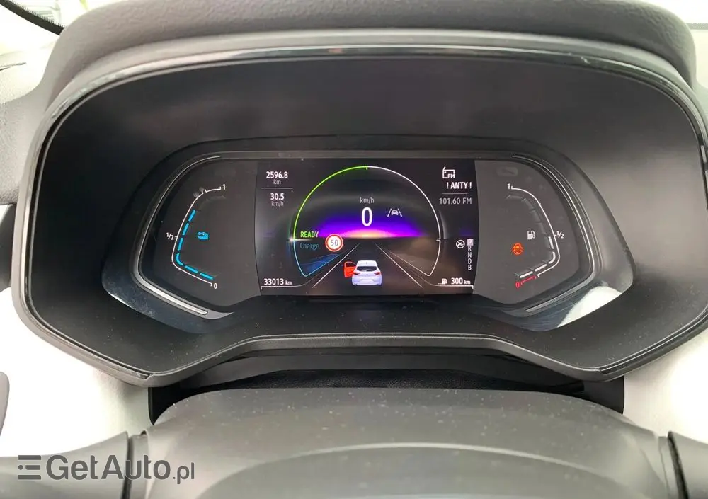 RENAULT Clio 1.6 E-TECH Techno