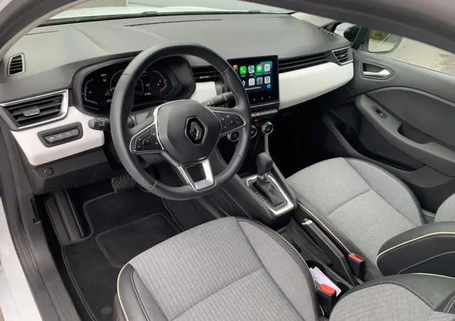 RENAULT Clio 1.6 E-TECH Techno
