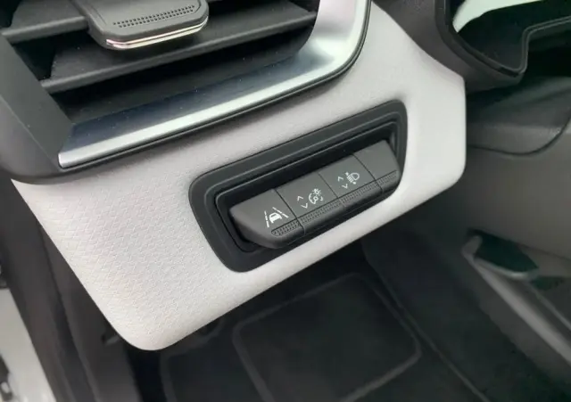 RENAULT Clio 1.6 E-TECH Techno