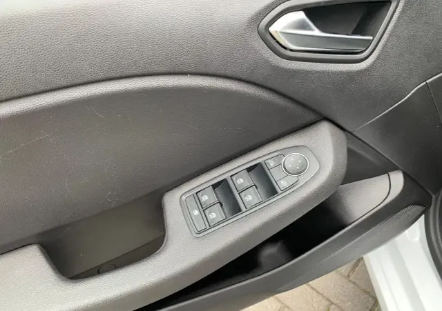 RENAULT Clio 1.6 E-TECH Techno