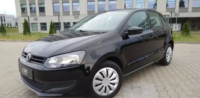 VOLKSWAGEN Polo 