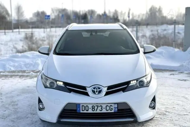 TOYOTA Auris 