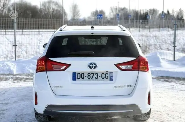 TOYOTA Auris 