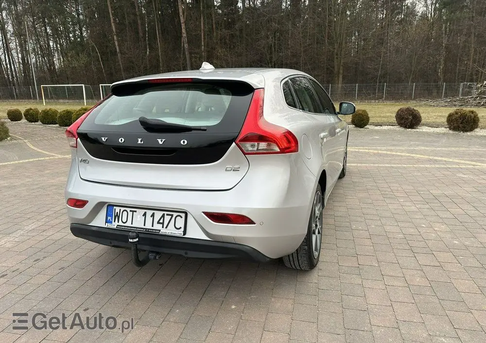 VOLVO V40 