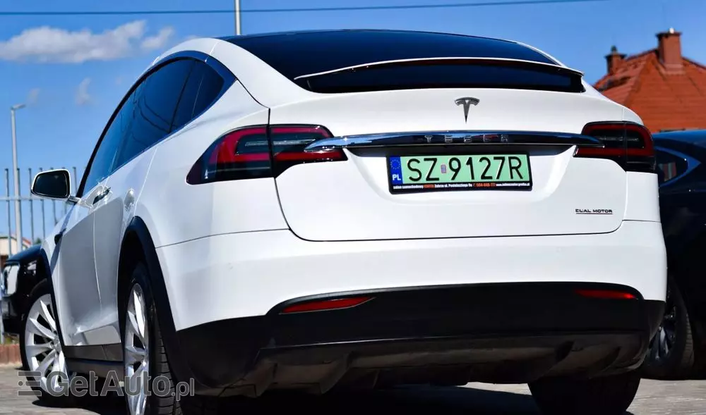 TESLA Model X Performance
