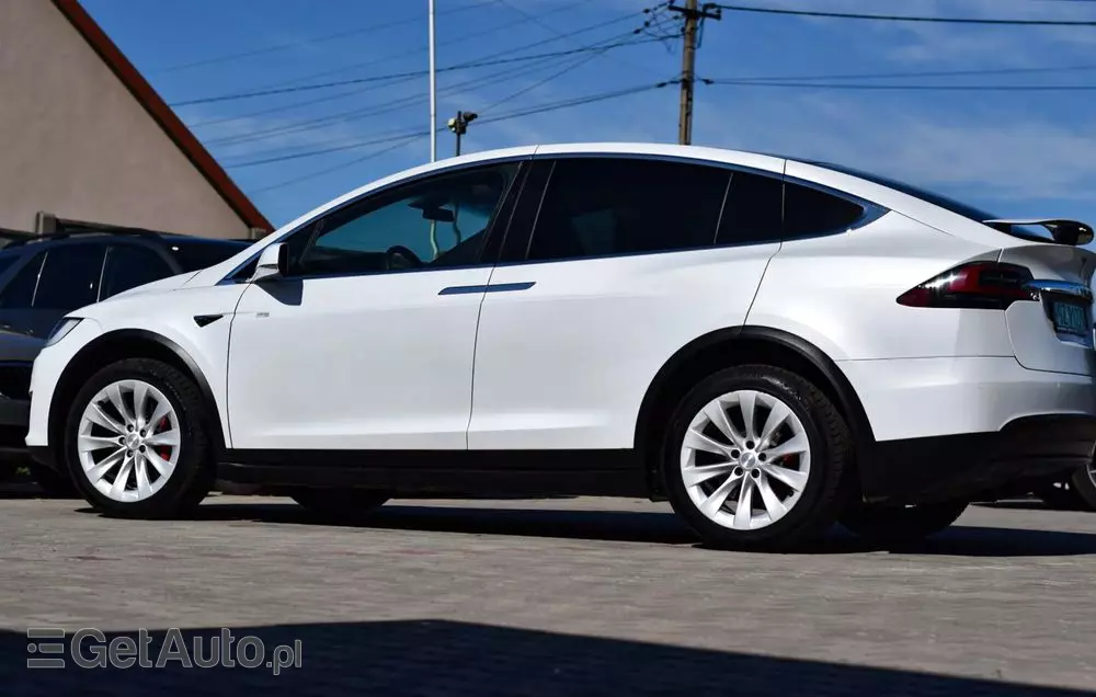 TESLA Model X Performance