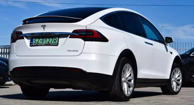 TESLA Model X Performance