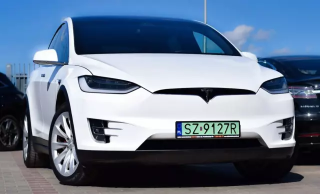 TESLA Model X Performance
