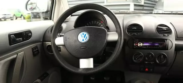 VOLKSWAGEN Beetle 