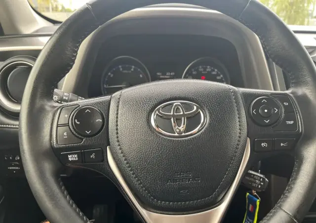 TOYOTA RAV4 