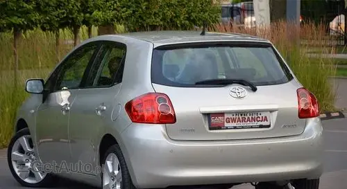 TOYOTA Auris 