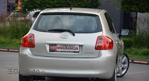 TOYOTA Auris 