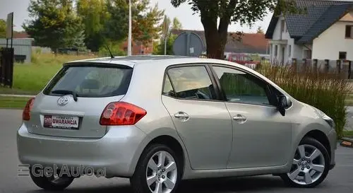 TOYOTA Auris 