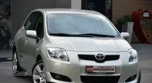 TOYOTA Auris 