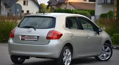 TOYOTA Auris 