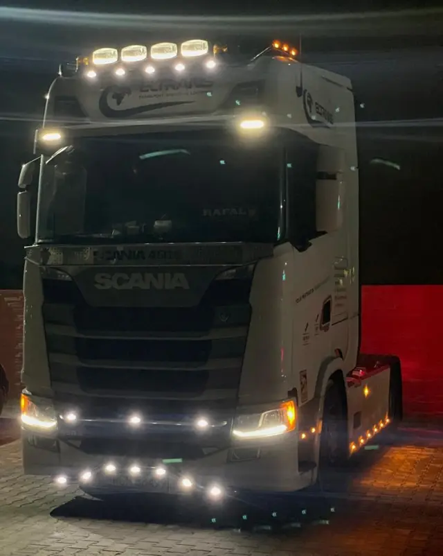 SCANIA S450 