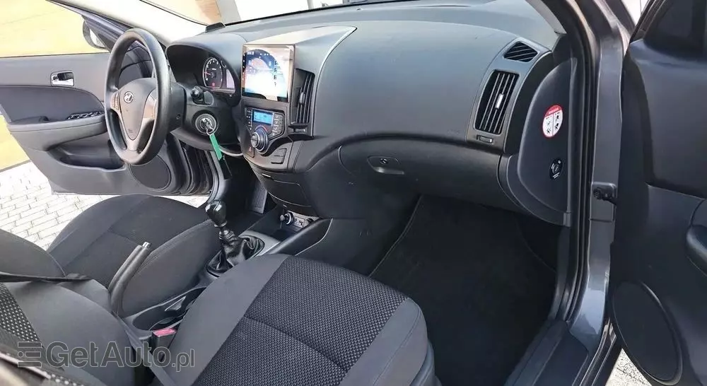 HYUNDAI I30 1.6 blue Comfort