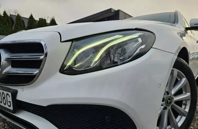 MERCEDES-BENZ Klasa E 