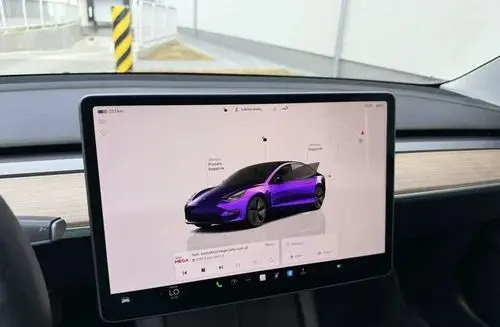 TESLA Model 3 