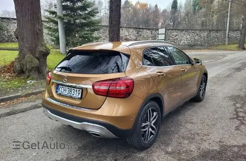 MERCEDES-BENZ GLA 