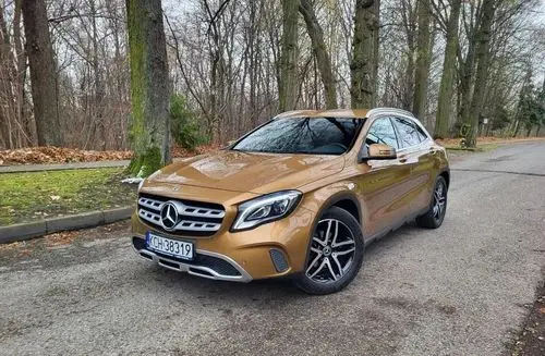 MERCEDES-BENZ GLA 