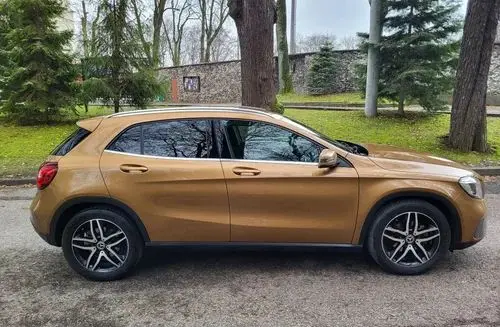 MERCEDES-BENZ GLA 