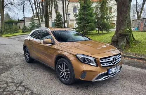 MERCEDES-BENZ GLA 